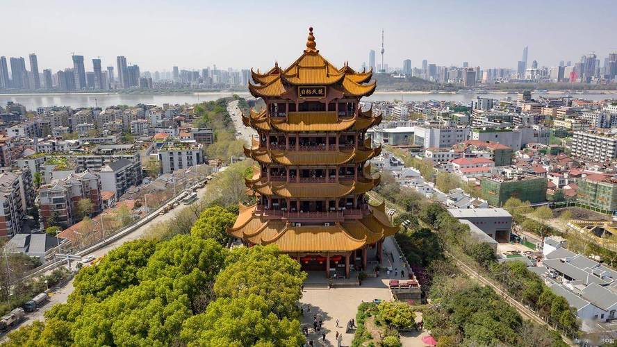 武汉商务旅游手册：探索黄鹤楼、东湖等历史人文与自然风景的绝佳去处
